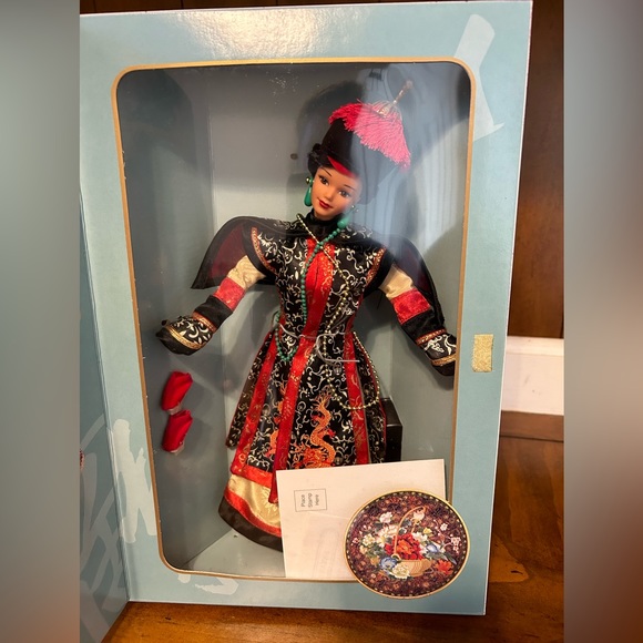 Mattel - Poupée Barbie Chinese Barbie - Dolls of the World - Hallmark